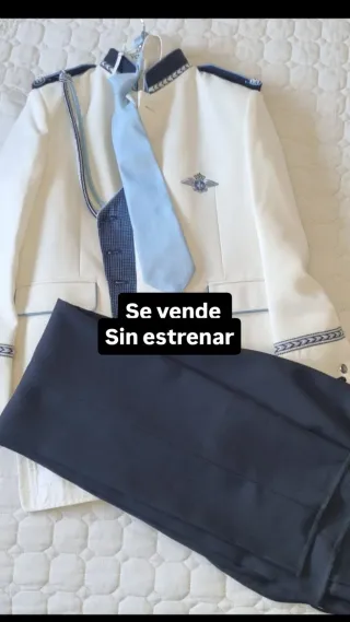 Traje de comunión blanco y azul