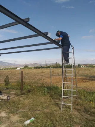 Puertas, rejas y barandas de hierro a medida
