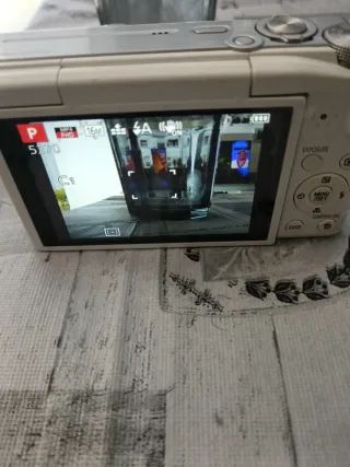 Cámara Lumix Blanca