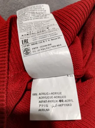 Maglione rosso scollo a V