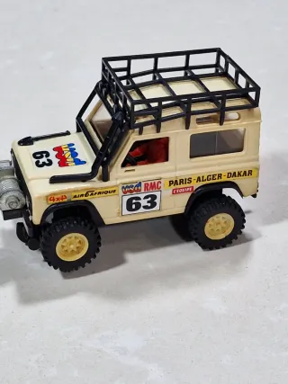 Scalextric land rover -Dakar 63 STS