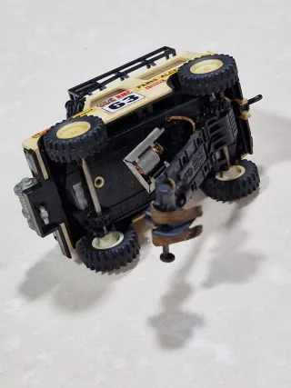Scalextric land rover -Dakar 63 STS