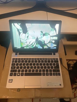 Acer Aspire V5-123 Portátil Roto