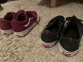 Vans Negras y Granates Talla 38