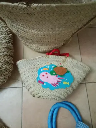 Lote de 5 capazos de mimbre y tela