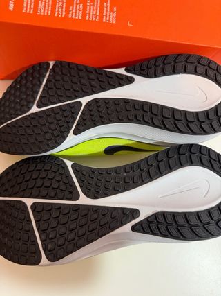 Zapatillas Nike Vomero 17 Talla 41