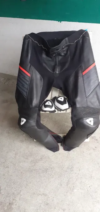 Mono de moto Revit dos piezas. Talla 52.