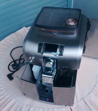 Macchina da caffè Saeco Syntia SUP 037DR automatica