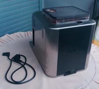 Macchina da caffè Saeco Syntia SUP 037DR automatica