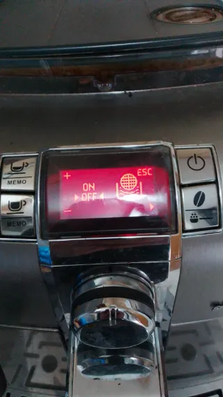 Macchina da caffè Saeco Syntia SUP 037DR automatica