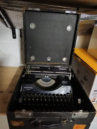 Máquina de escribir Hermes 2000