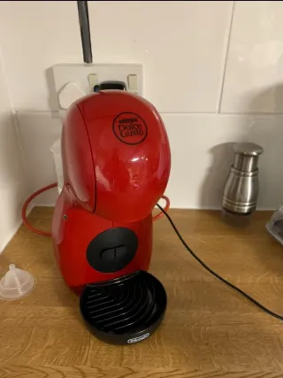 Cafetera Dolce Gusto Roja