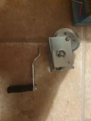 Malacate manual con manivela