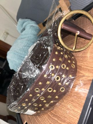 Cinturón ancho cuero marrón tachuelas
