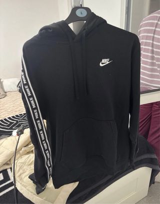 Sudadera Nike bordada