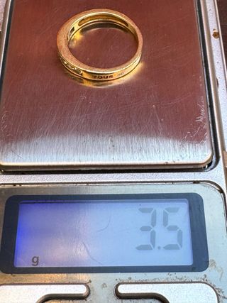 Anillo de oro con diamantes