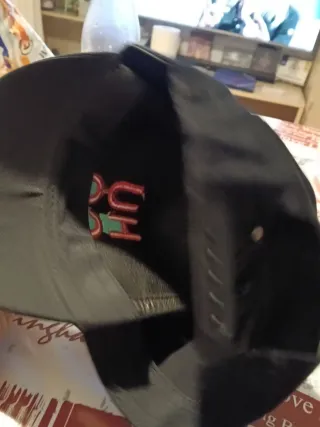 2 Gorras DSQUARED2 Icon y Hugo Boss Niños Negras