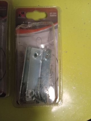 Escuadras metálicas