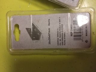 Escuadras metálicas