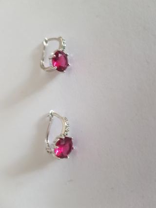 Pendientes colgantes con piedra roja