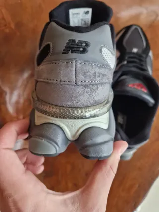 New Balance 9060 Uomo Nero Grigio