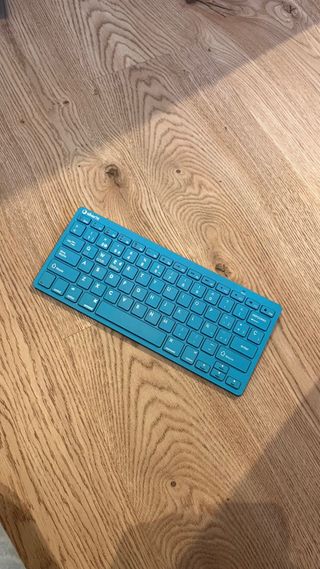 Teclado inalámbrico Bluetooth Azul SilverHT