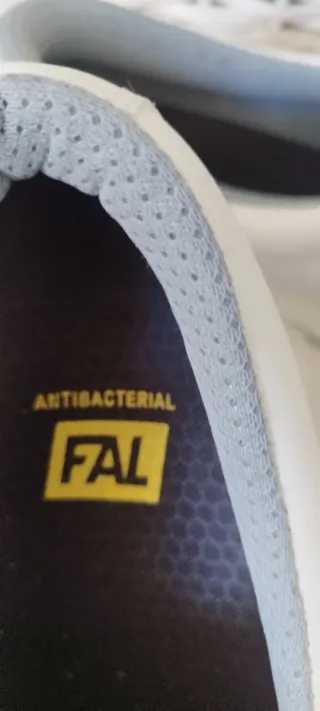 Zapatos de seguridad blancos