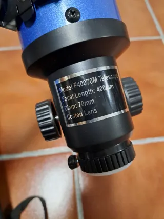 Telescopio Aomekie F40070M con trípode