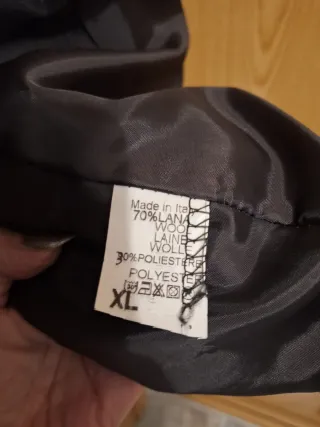 Chaqueta gris estilo militar