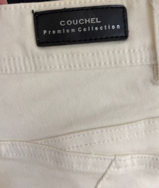 Pantalón blanco con flores bordadas