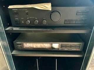 Equipo de música Onkyo negro