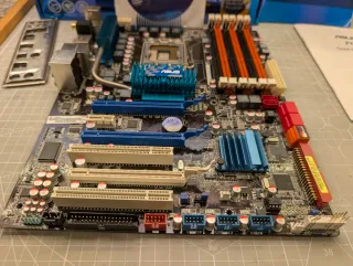 Placa Base ASUS P6T (Socket 1366 / X58)