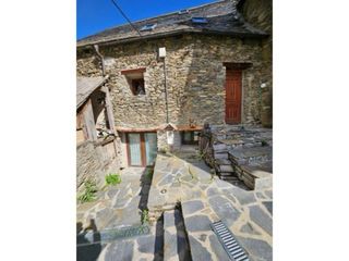 OPORTUNIDAD.CASA+APARTAMENTO+ BORDA+JARDIN