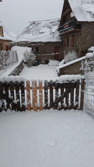 OPORTUNIDAD.CASA+APARTAMENTO+ BORDA+JARDIN