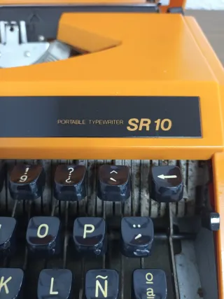 Máquina de escrever Silver Reed SR 10 Laranja