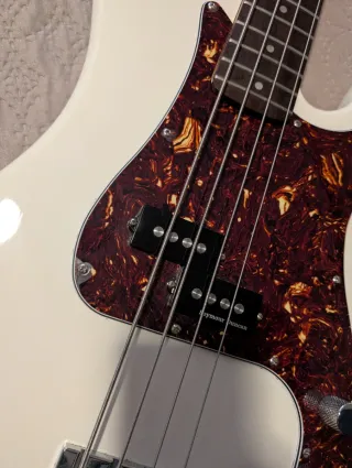 Bajo Fender Precision  fabricación casera