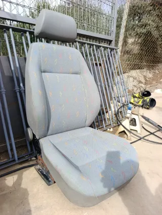 Asiento Nissan Cabstar sillon del conductor gabina