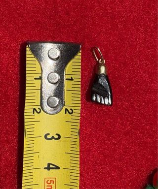 Colgante Mano Figa Oro 18k y Ónix