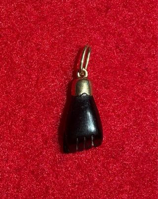 Colgante Mano Figa Oro 18k y Ónix