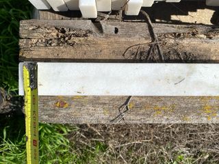 Rodapié de mármol blanco