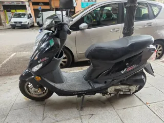 Peugeot V-Click Scooter Negra