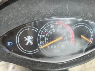 Peugeot V-Click Scooter Negra