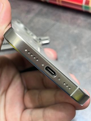 iPhone 16 Pro PARA PIEZAS. Leer