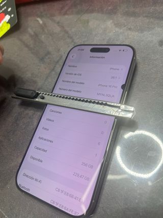 iPhone 16 Pro PARA PIEZAS. Leer