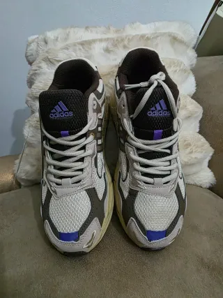 Adidas Response CL Bad Bunny 43 novos