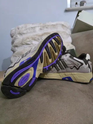 Adidas Response CL Bad Bunny 43 novos