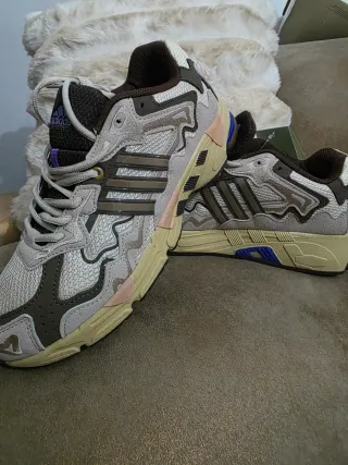 Adidas Response CL Bad Bunny 43 novos