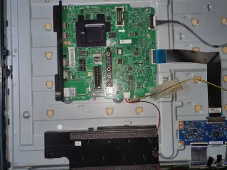 Samsung TV para piezas, pantalla rota ue39f5300awx