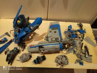 Lego Piezas y 3 Figuras