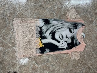 Vestido con estampado y encaje